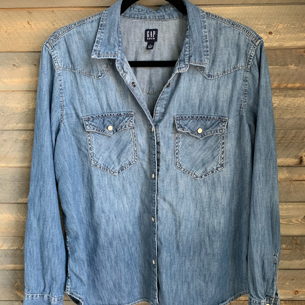 Gap denim button up
